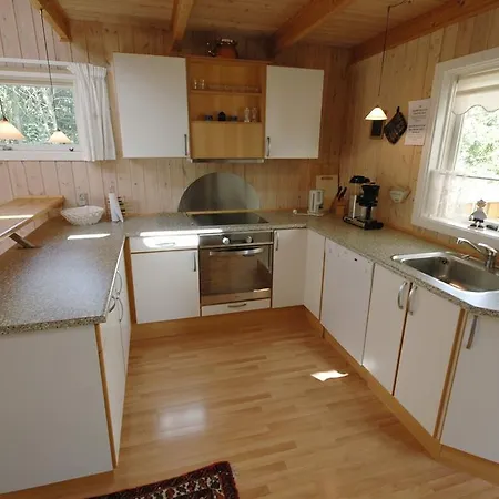 Holiday Rorhvenevej C- 3807 Vakantiehuis Bøtø By